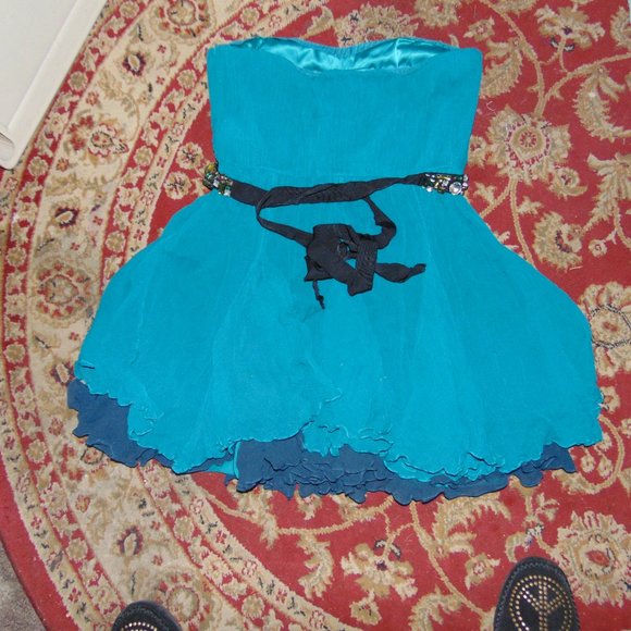 🍸 Vera Wang Prom Cocktail Dress Size 10 - Picture 3 of 5